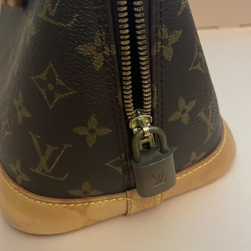 Sold❌Authentic Louis Vuitton Alma Monogram PM Size💖 - Picture 11 of 17